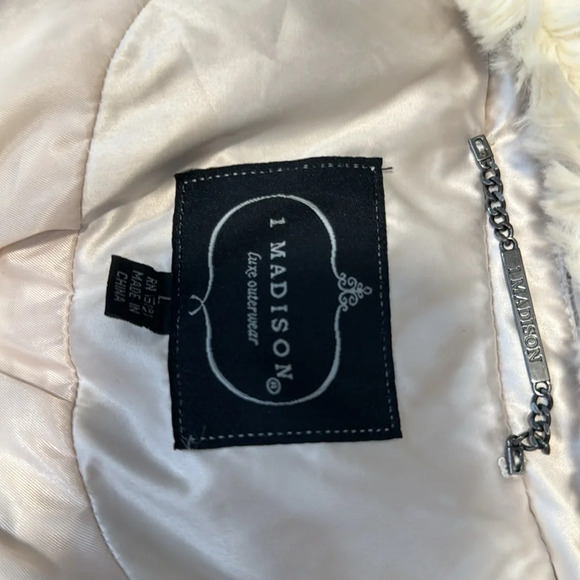 ONE MADISON PUFFER FAUX FUR REMOVABLE HOOD USED - Picture 10 of 12